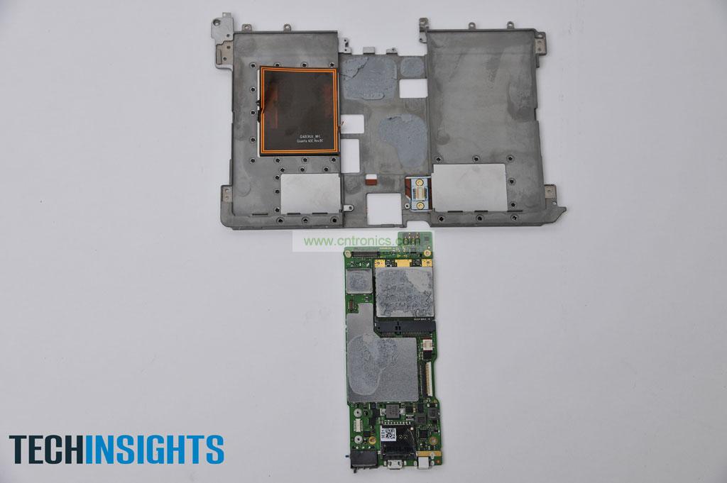 將PCB與金屬分離，從PCB板上卸下無線通訊板