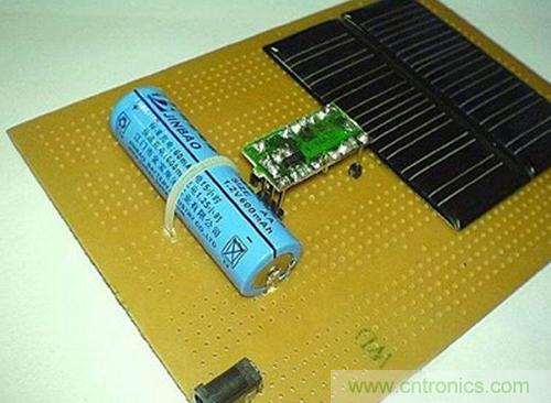 微型太陽能供電板DIY，給手電筒收音機(jī)供電