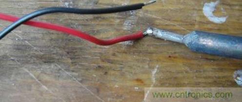 想減少電費(fèi)嗎？DIY一個(gè)迷你風(fēng)力發(fā)電機(jī)吧