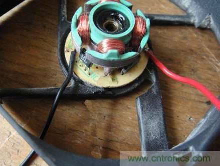想減少電費(fèi)嗎？DIY一個(gè)迷你風(fēng)力發(fā)電機(jī)吧