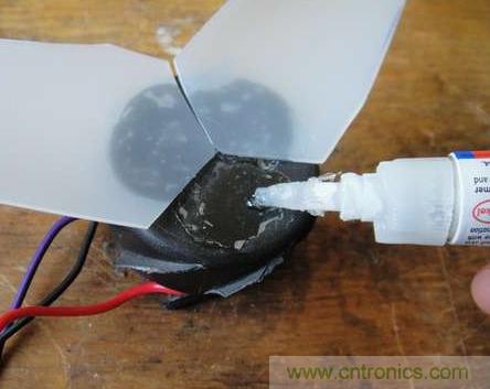 想減少電費(fèi)嗎？DIY一個(gè)迷你風(fēng)力發(fā)電機(jī)吧