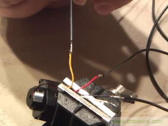 DIY：40刀，教你自制能“偷拍”的太陽鏡