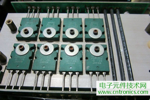 用料很給力！專業(yè)后級功放美國高峰FA1201拆解