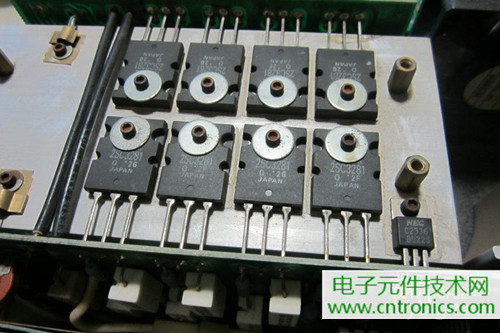 用料很給力！專業(yè)后級功放美國高峰FA1201拆解