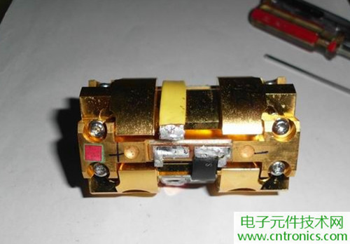 這貨一萬三？50W半導(dǎo)體激光模塊拆解