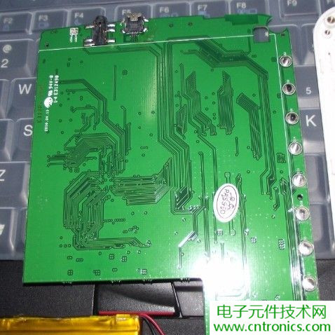 探秘電子紙！一款電紙書(shū)的電子墨水屏拆解
