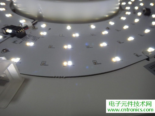 高端大氣上檔次！智能遙控調(diào)光LED吸頂燈拆解