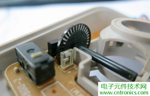 殿堂級(jí)機(jī)械鼠標(biāo)拆解：嘆精致做工！