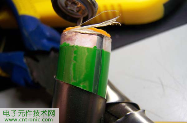筆記本電池拆解，探秘電池內(nèi)部結(jié)構(gòu)