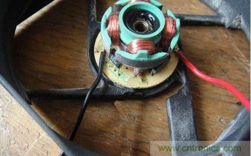 創(chuàng)意DIY！迷你風(fēng)力發(fā)電機(jī)！