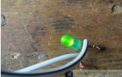 創(chuàng)意DIY！迷你風(fēng)力發(fā)電機(jī)！