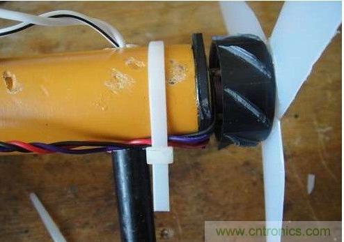 創(chuàng)意DIY！迷你風(fēng)力發(fā)電機(jī)！