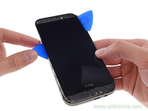牛人強拆！新HTC One(M8)真機精密做工難修理