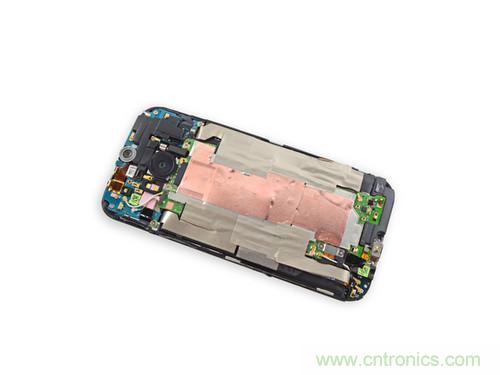 牛人強拆！新HTC One(M8)真機精密做工難修理