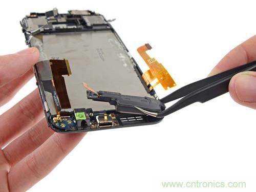 牛人強拆！新HTC One(M8)真機精密做工難修理