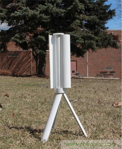 圖3：Skajaquoda的便攜式風(fēng)力發(fā)電機(jī)Trinity，能產(chǎn)生15V的電源并儲(chǔ)存于內(nèi)置15,000mAh鋰聚合物電池中。