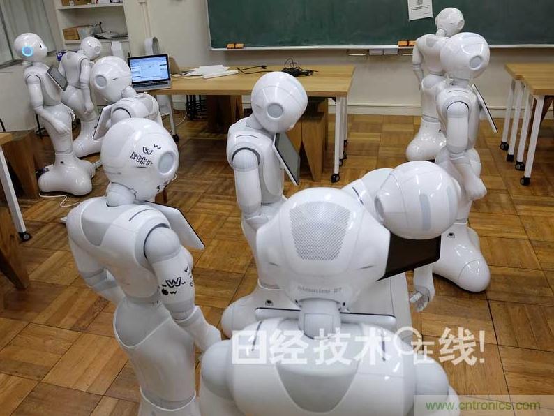 拆解筆記本不過癮，那就來拆拆日本情感機器人吧！