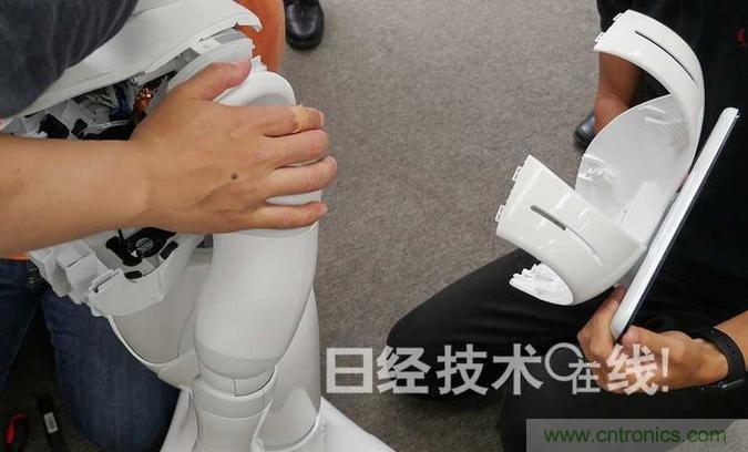 拆解筆記本不過癮，那就來拆拆日本情感機器人吧！