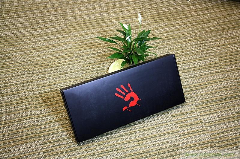 曾經(jīng)的網(wǎng)吧統(tǒng)治者—雙飛燕血手幽靈機械鍵盤，真世界最快？