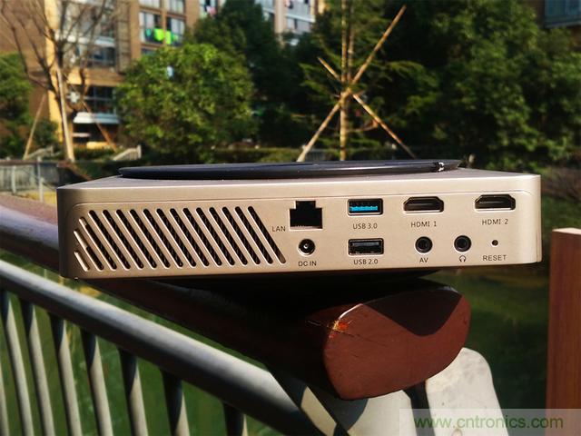 無屏電視時代已然來臨，客廳你做好準備了嗎？
