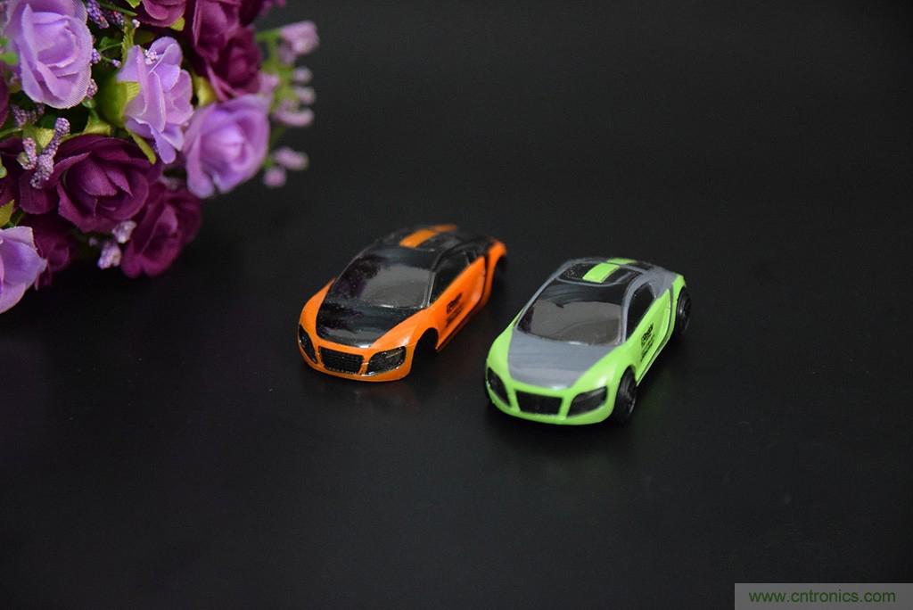 虛擬與現(xiàn)實(shí)相結(jié)合的飛車游戲，讓你體驗(yàn)速度與激情的碰撞！