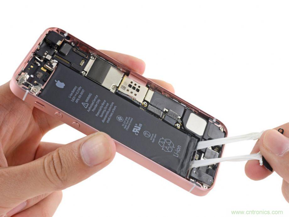 有什么地方?jīng)]有變？iPhone SE真機(jī)拆解