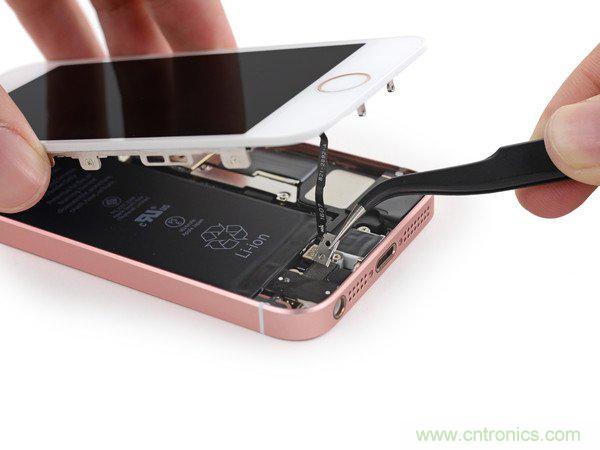 有什么地方?jīng)]有變？iPhone SE真機(jī)拆解