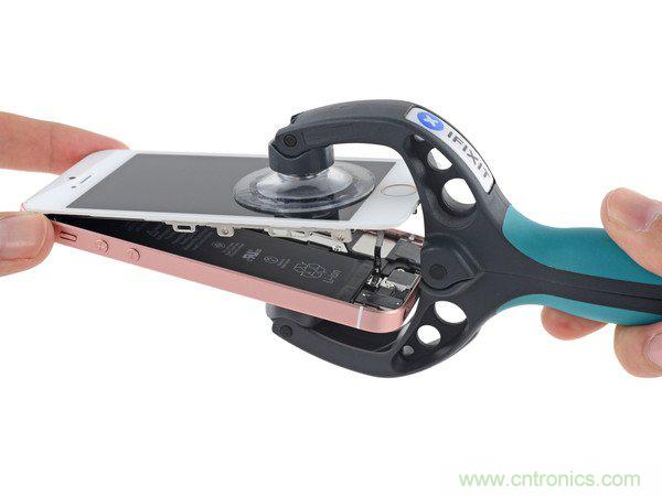 有什么地方?jīng)]有變？iPhone SE真機(jī)拆解