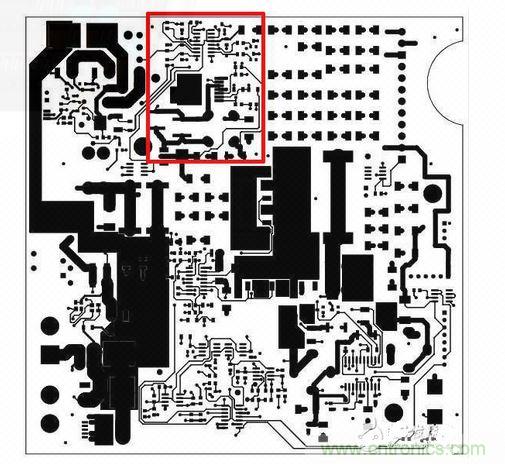 這是自動(dòng)測(cè)試設(shè)備的PCB，因?yàn)槭孪攘私膺^那顆SEPIC轉(zhuǎn)換器（以紅框標(biāo)示），我的設(shè)計(jì)第一次就成功。