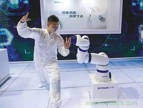協(xié)作機器人伺服、傳感器核心器件大揭秘