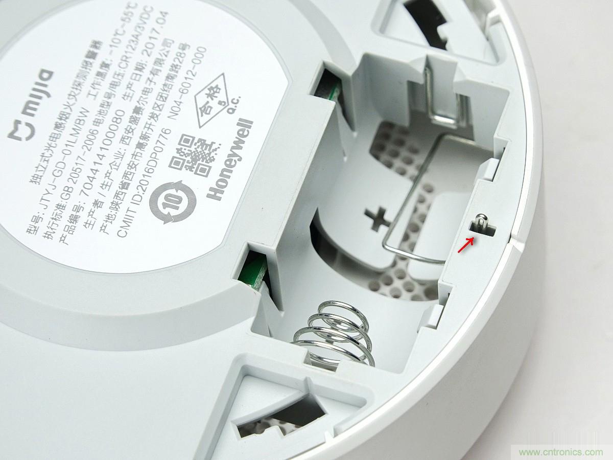 小米煙霧報(bào)警器拆解：一顆電池可用五年是如何做到的？