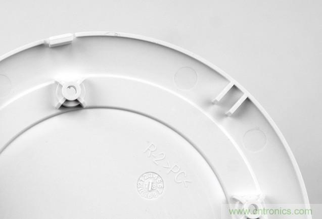 拆解對比：系出同門，小米、紫米無線充電器的差別有多大？