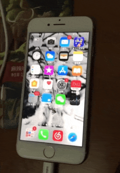 拆了個(gè)電容之后，我的iPhone也會(huì)自動(dòng)訂房了