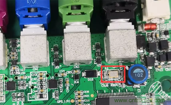 如何通過PCB布局設(shè)計來解決EMC問題？