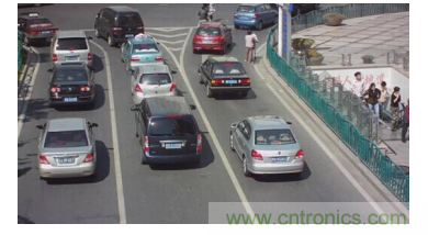 如何在車流涌動的道路上運(yùn)用監(jiān)控系統(tǒng)？