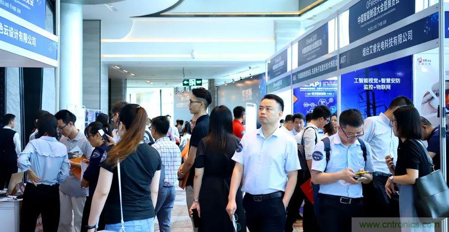2021數(shù)字經(jīng)濟(jì)大會(huì)推5G通信展區(qū)，“5G+工業(yè)互聯(lián)網(wǎng)”，帶你體驗(yàn)萬(wàn)物智聯(lián)